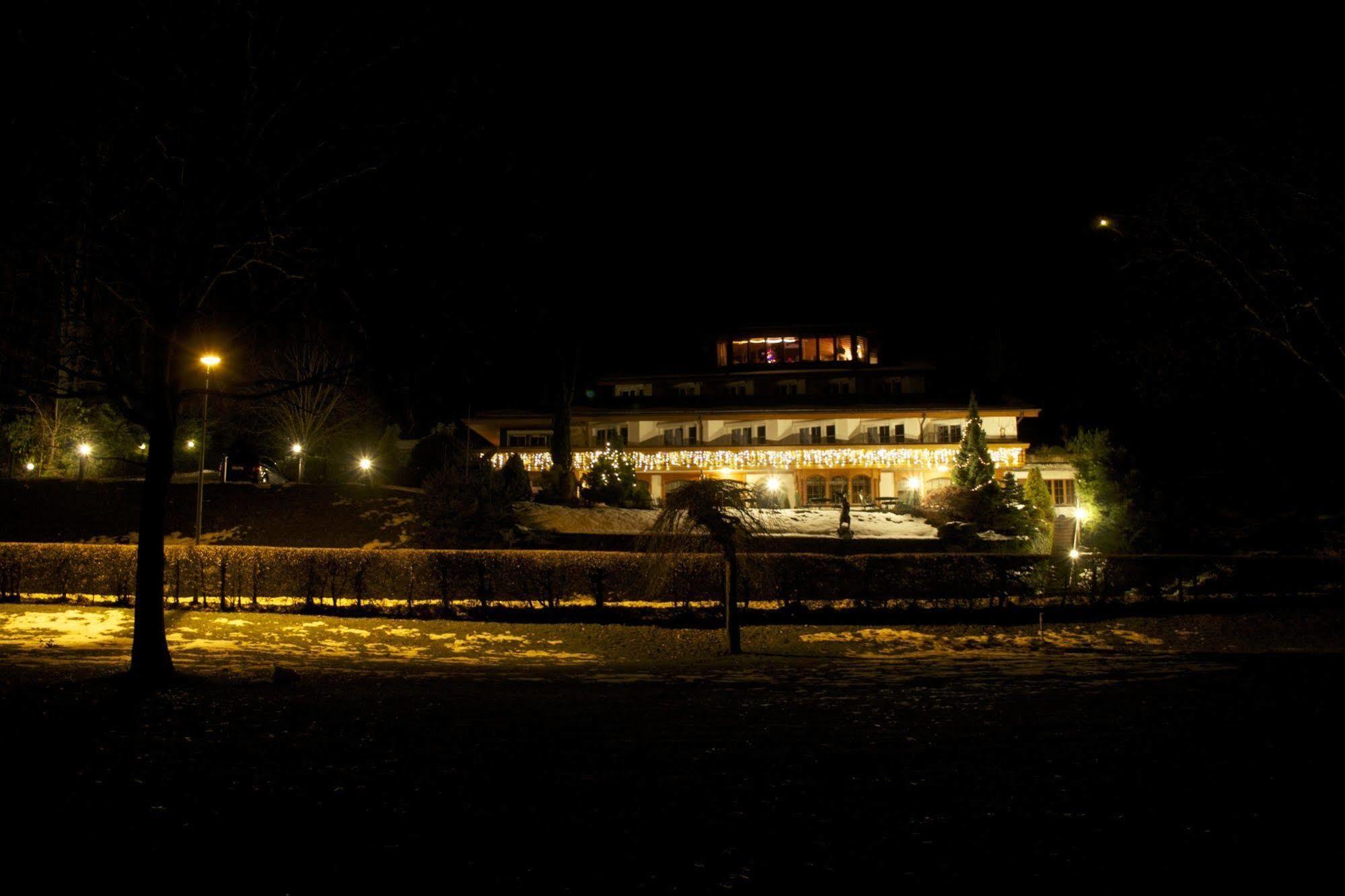 Seehotel Boutique Jaegerhof-Hubertus Faulensee Exterior photo