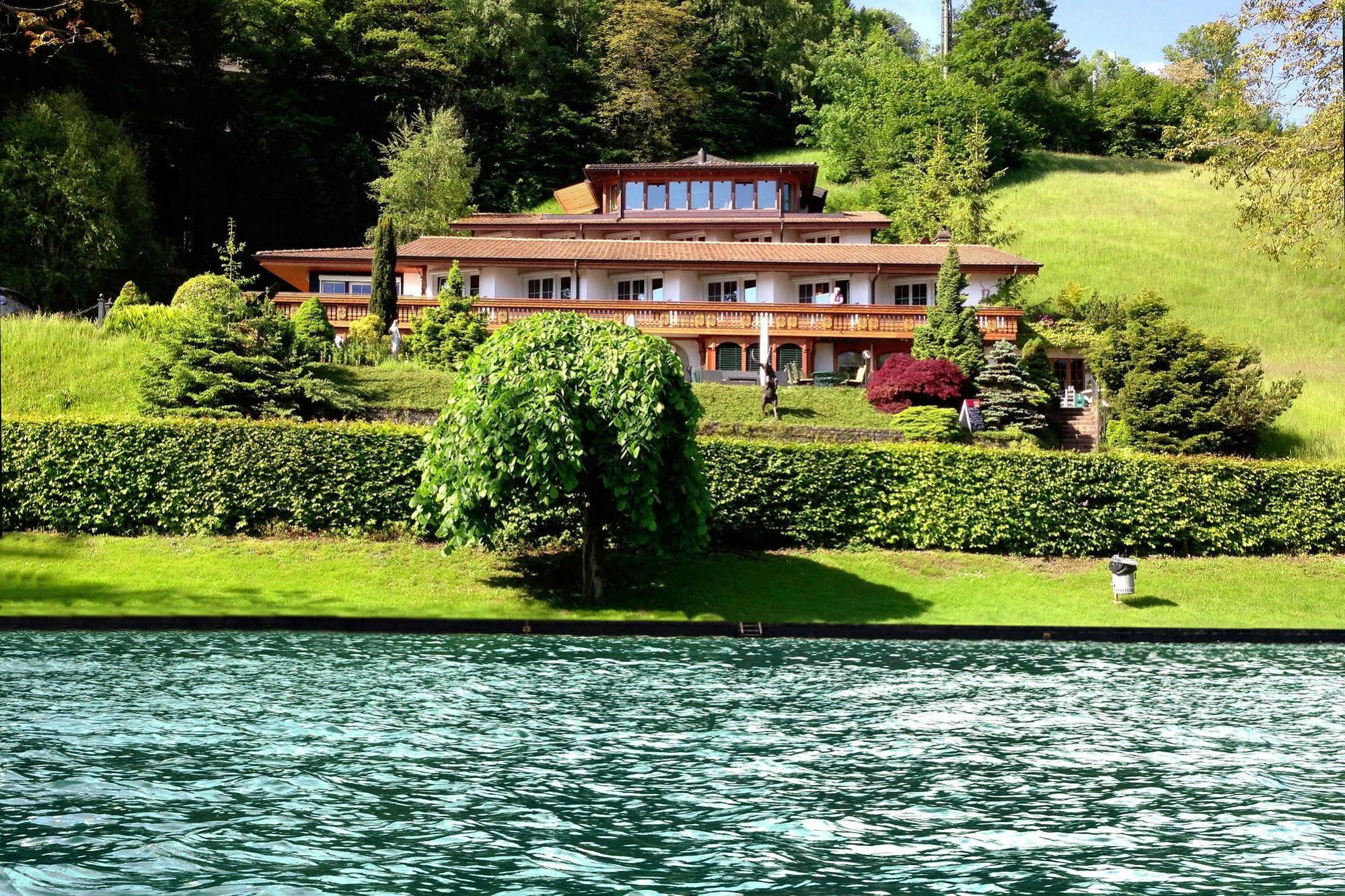 Seehotel Boutique Jaegerhof-Hubertus Faulensee Exterior photo